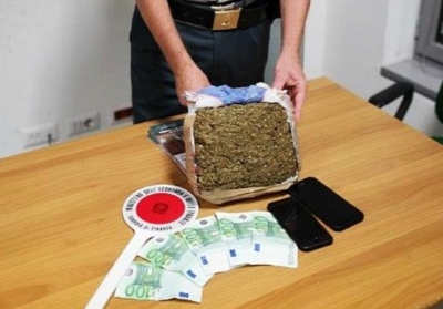 Pescara. Arrestato nigeriano con un kg di marijuana