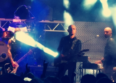 Ruggeri e la band al concerto