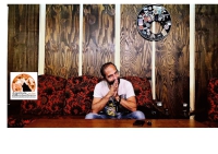 Estatica, lo spettacolo di Marco Gregoretti, giornalista investigativo, e Gianluca Di Febo, musicista