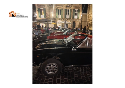 6 auto, moto e pullman storici, hanno riempito la piazza principale di Atri