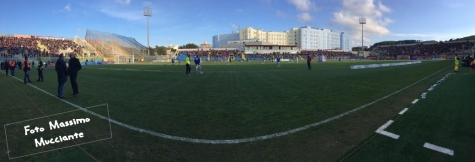 Il campo prima della partita