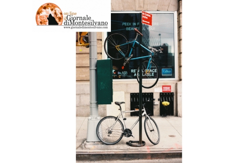 Pescara/bici. Automobile club contro "Parcheggio selvaggio delle bici"