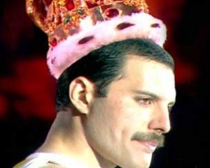 Freddie Mercury “God save the king” di Luca Pizzurro