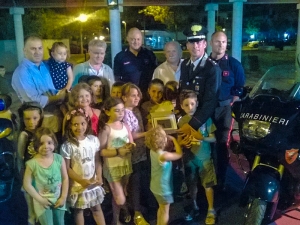 Montesilvano, spattacolo nell'Isola dei bambini, ospite il Comandante dei Carabinieri Petruzzella