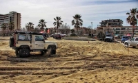Montesilvano/beach experience. 70 fuoristrada in corsa sulla spiaggia libera