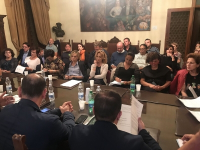 Pescara/Mense scolastiche. Lunedì iscrizioni...forse