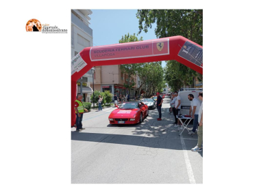 30 auto Ferrari presenti al raduno di Giulianova