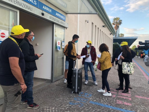 l'arrivo all'aeroporto 