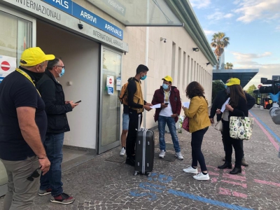 l'arrivo all'aeroporto 