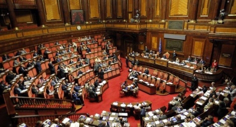 Legge bilancio 2017. Sanatorie e sblocco fondi: 600 Mln per migranti