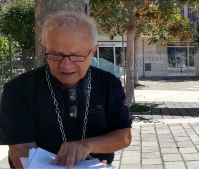 Di stefano durante una prostesta contro grande Pescara