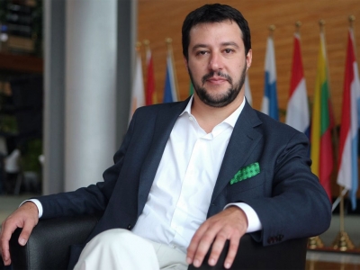 Matteo Salvini inizia il tour  dell'Abruzzo a Montesilvano