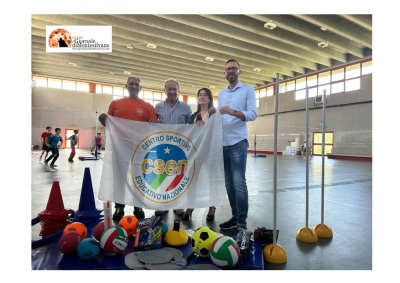 Manoppello, materiale sportivo donato per gli studenti