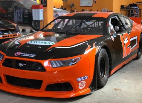 NASCAR della Solaris Motorsport. Ritorno al futuro per la nuova livrea