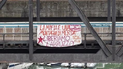 Striscione Peppino Impastato contro la mafia