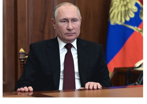 La solitudine di Putin, lo zar folle