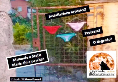 Le mutande appese allingresso di un edificio che è storia per molte persone.
