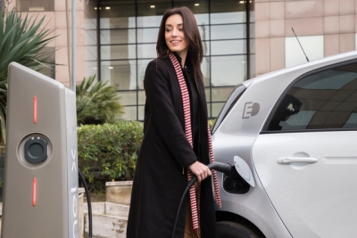 Pescara, 19 colonnine ricarica elettrica auto e lampioni hi tech