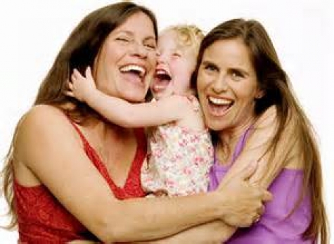 Figli e Coppie di fatto: si all'adozione del figlio della compagna.