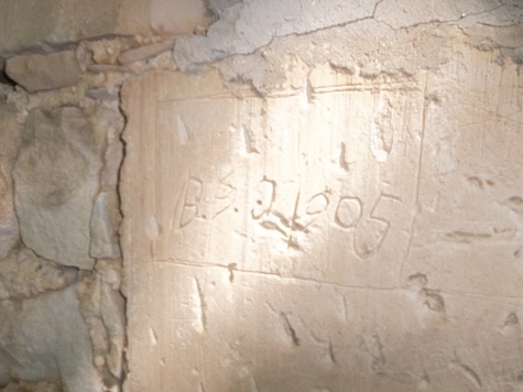 Abruzzo trekking. Le tre grotte di Cantone Domenico. La storia a rischio - foto