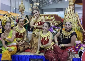 Ragazze nel classico costume Thai