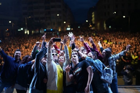 Pescara/Primo Maggio: piazza piena con Killa e Pequeno.