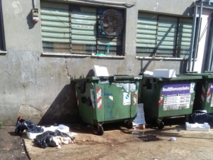 Pescara/Mercato ittico, amministrazione contro i 'furbetti del cassonetto' :pugno duro